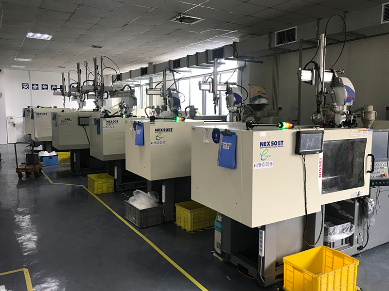 Injection molding equipment4 Injection molding equipment4