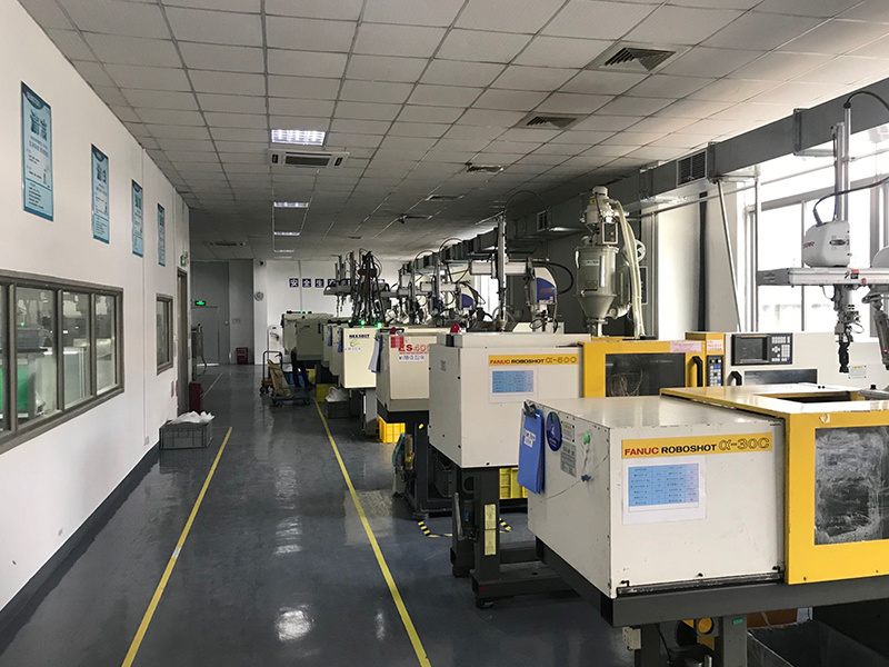 Injection molding equipment3 Injection molding equipment3