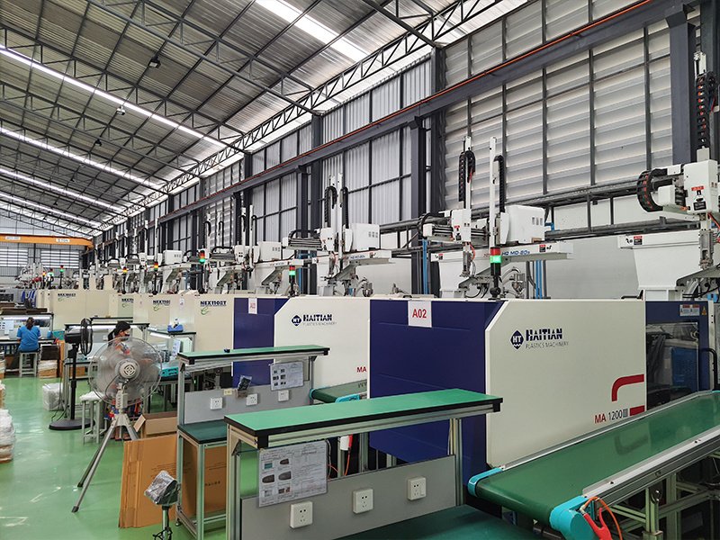 Injection molding equipment5 Injection molding equipment5