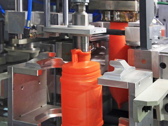 What are the common problems in precision injection mold design?