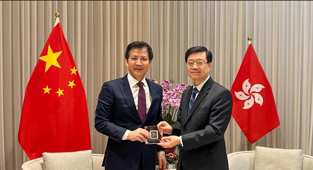 香港特首李家超接见壁仞科技创始人张文