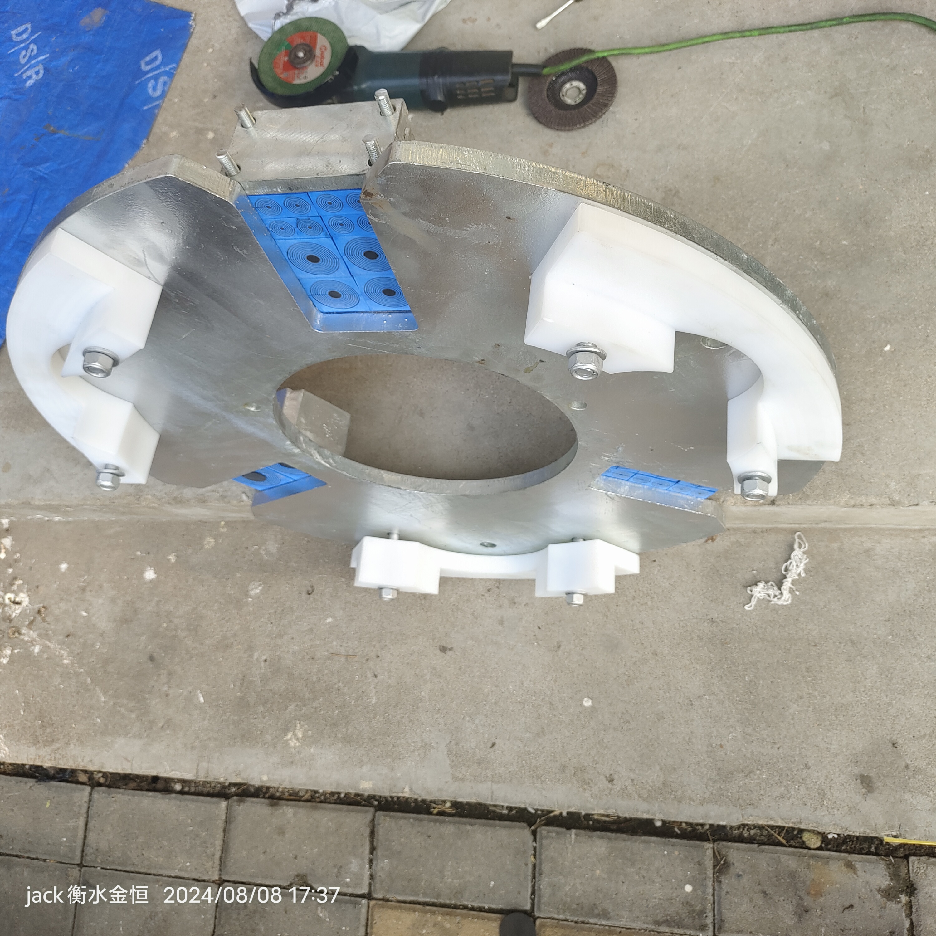 Metal cable fixed device