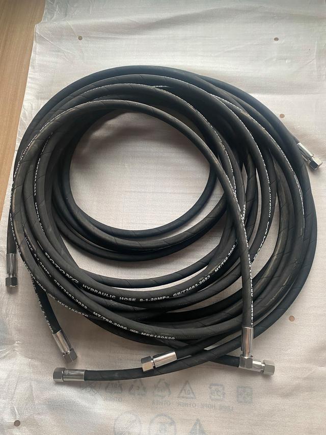 High-pressure steel wire braided oil pipe