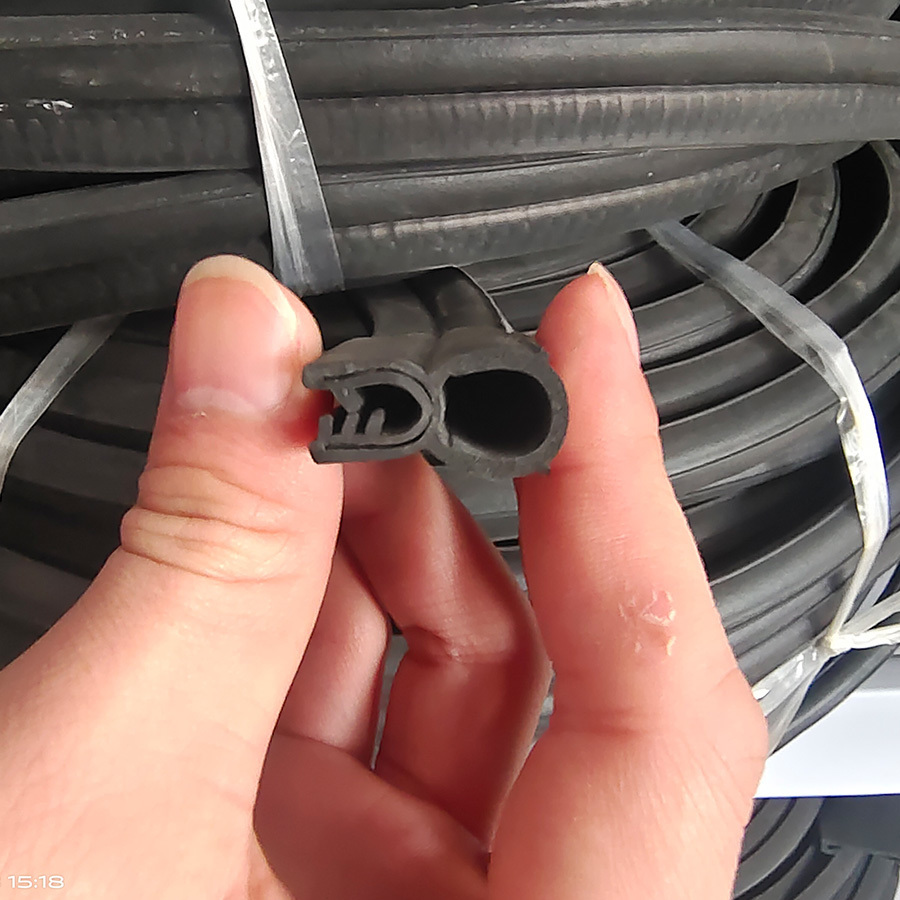 Sealing strip