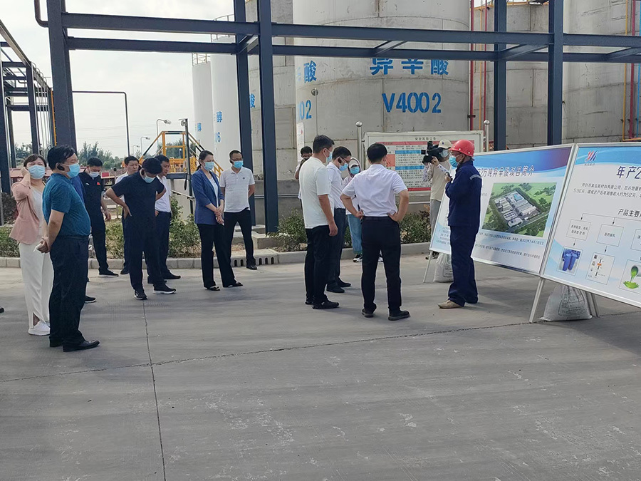開封市副市長及開封市禹王臺區區長，開封電視臺記者等的參觀與采訪現場