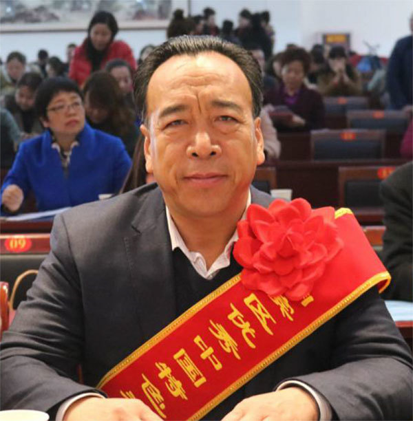 集團領導劉振發被河南三門]峽市湖濱區政府評為 “優秀中國特色社會主義事業建設者”