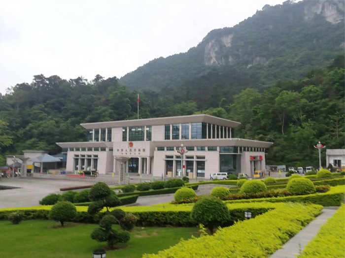 友谊关口岸实行持证通行的通知