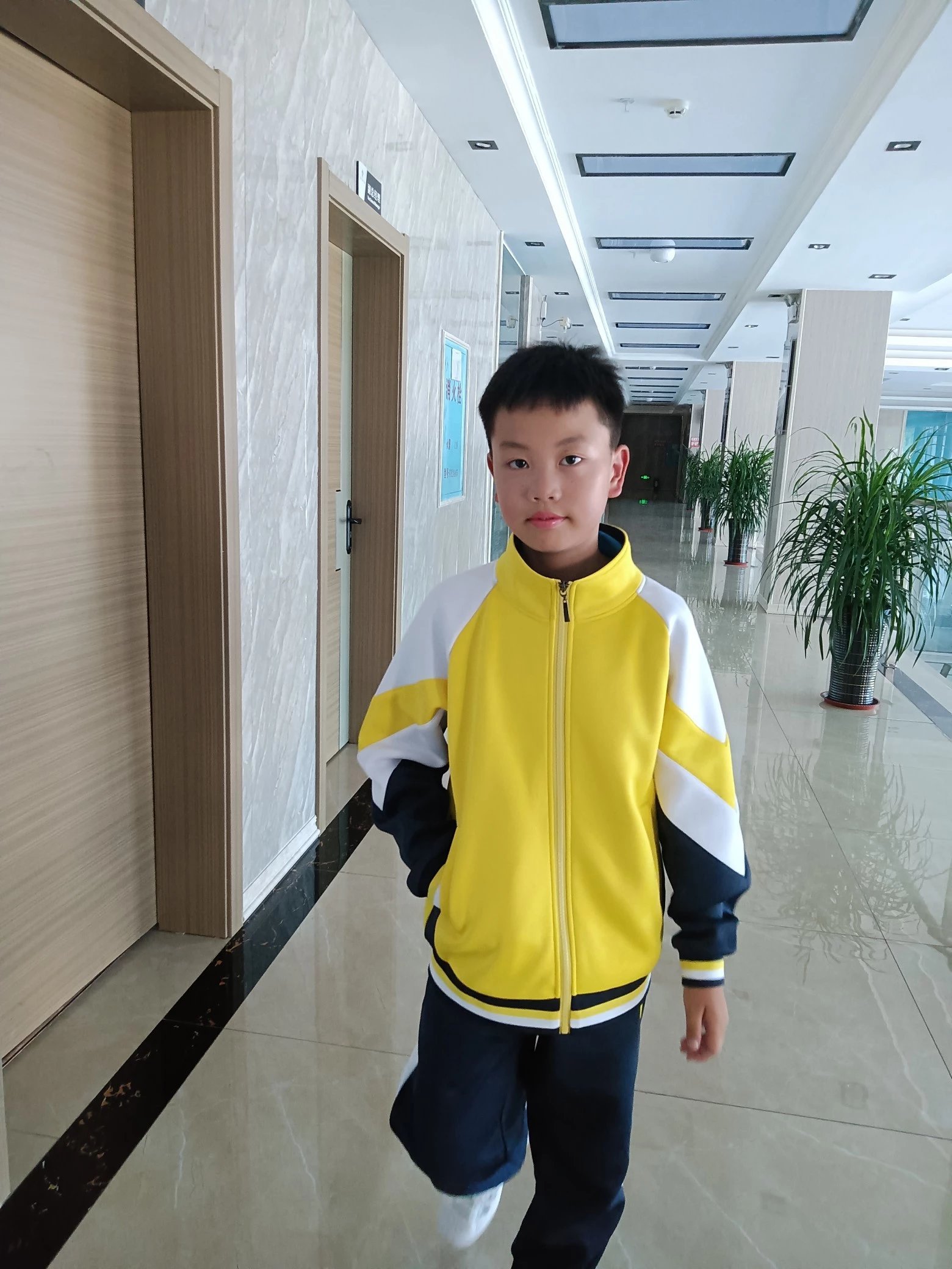岑鞏二小冬季校服