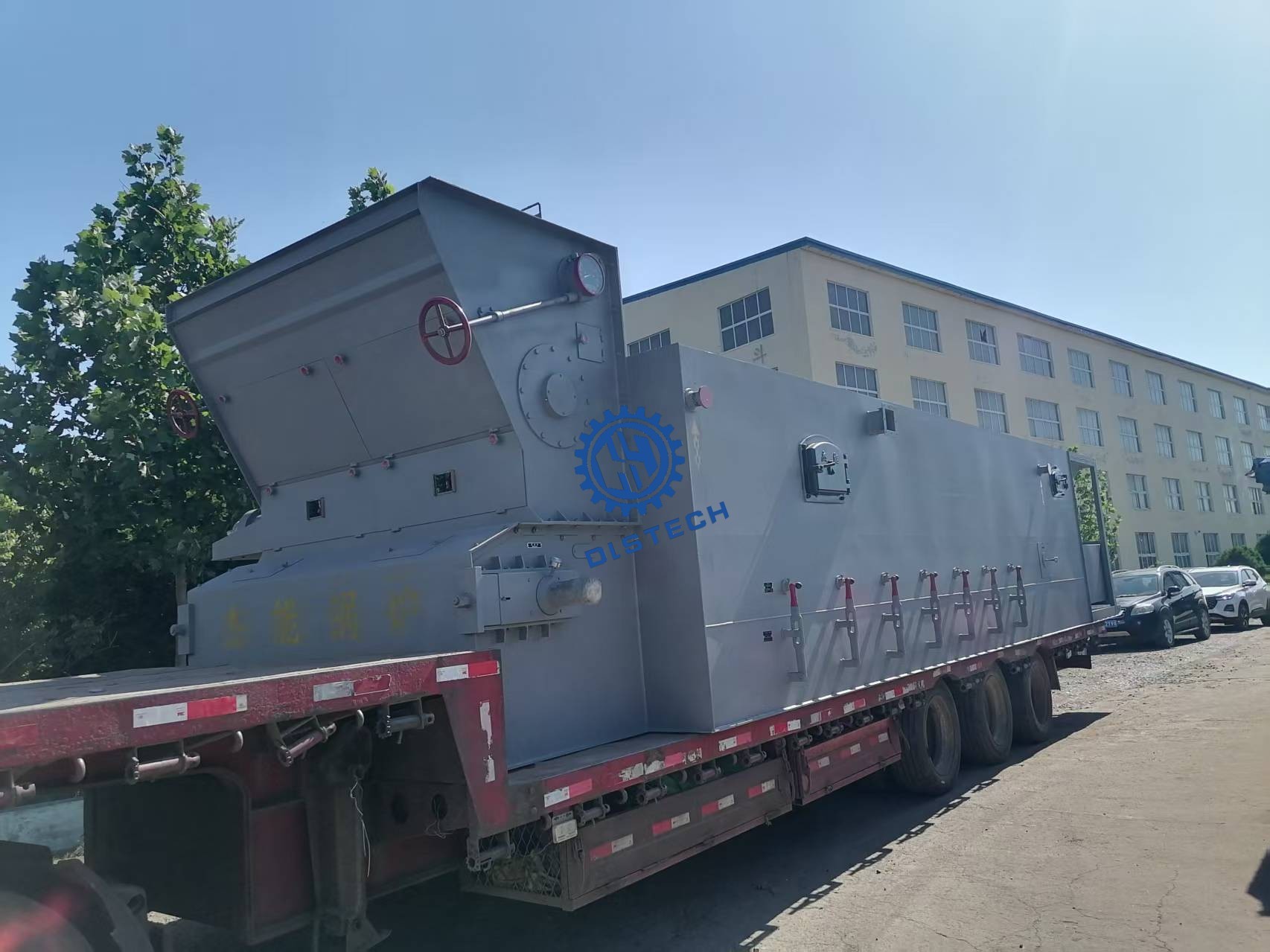 大连阳光锅炉辅机厂12吨链带炉排1台发货