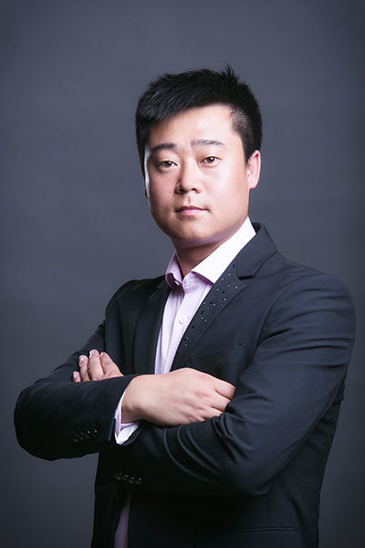 資深設(shè)計(jì)師　馬旭光