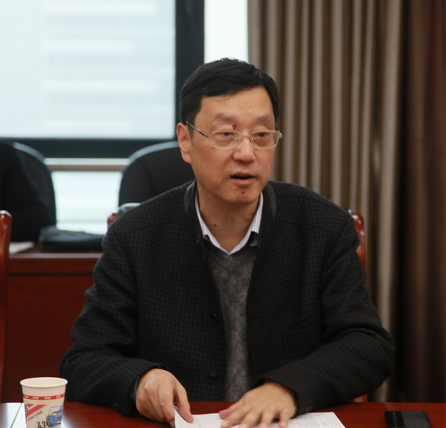 南京市住建委原巡视员赵正嘉在动员会上讲课