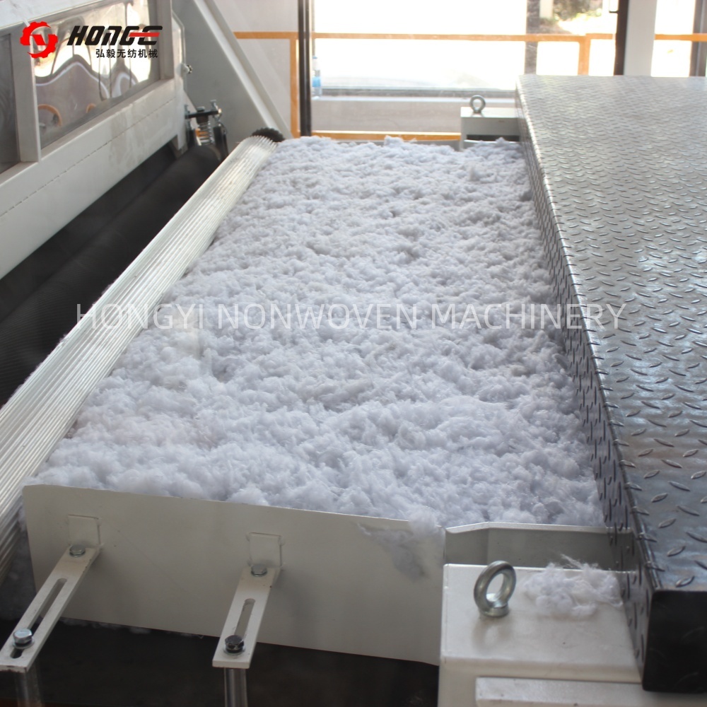 30kg/H Nonwoven Vibrating Feeder , Non Woven Fabric Manufacturing Machine