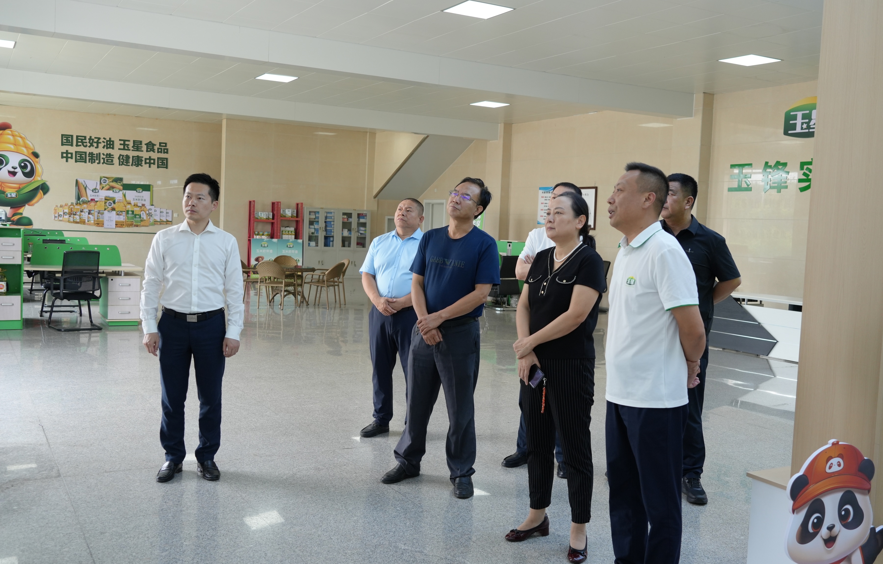 深化合作 共谋新篇 776net必赢集团党委书记、总经理赵华 率队赴玉锋集团考察交流 深化合作 共谋新篇 776net必赢集团党委书记、总经理赵华 率队赴玉锋集团考察交流