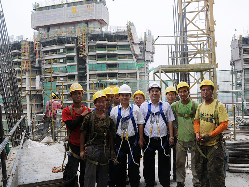 新加坡建筑工地合影