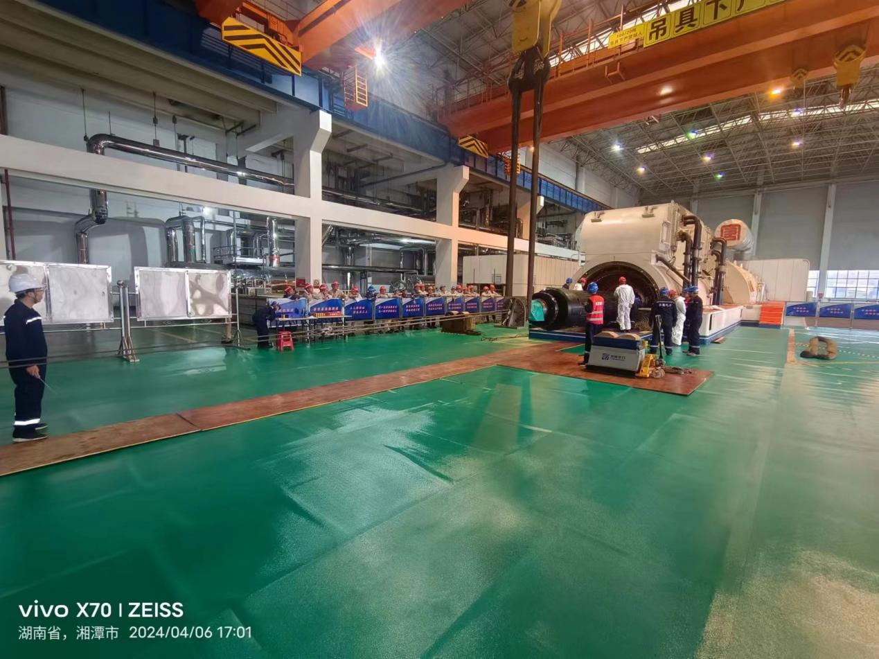 大唐湘潭電廠4號機(jī)本體檢修抽轉(zhuǎn)子順利完成