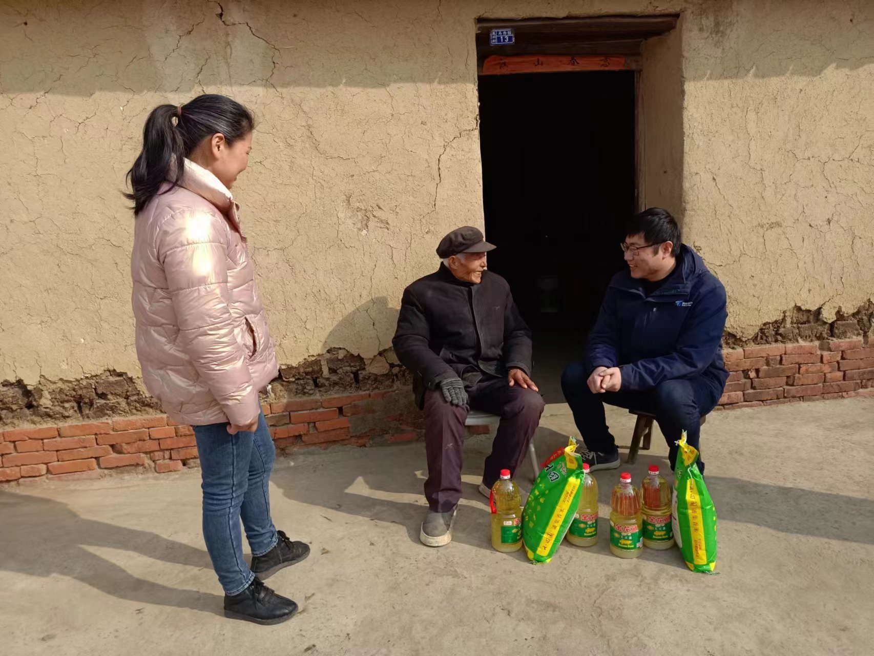 年前慰問活動(dòng)：為脫貧戶送去溫暖與關(guān)懷