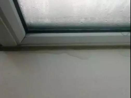 暴风雨过后，家里的窗户漏水怎么办？
