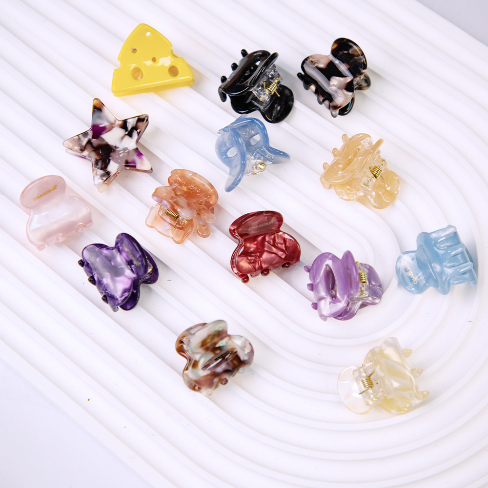 Small acetic acid clip