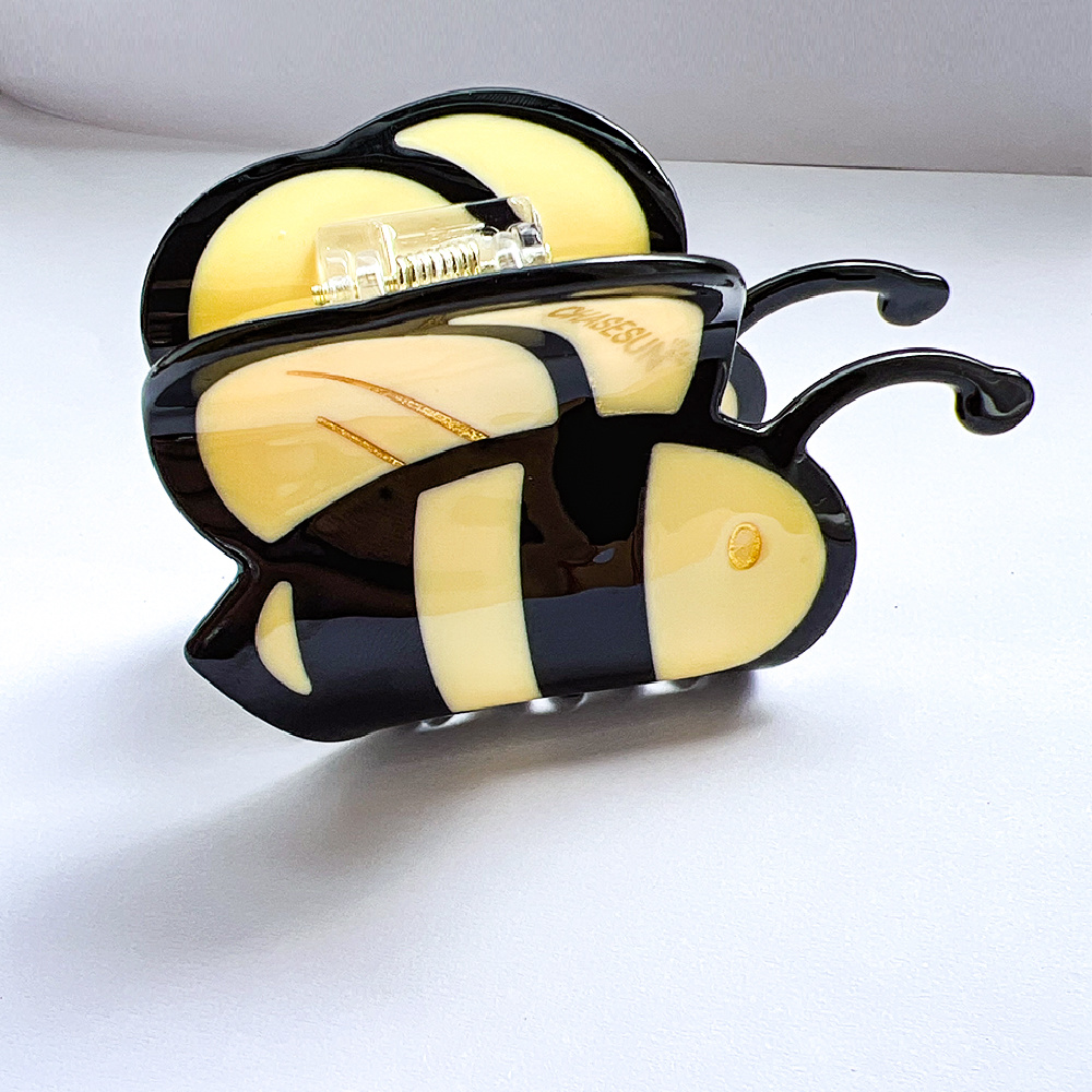 Little bee claw clip