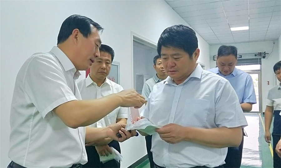 Comrade Sang Jianye, Executive Deputy Secretary of the Anyang Municipal Commission for Discipline Inspection and Deputy Director of the Supervisory Committee, visited the company to investigate and guide the work