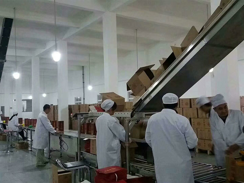 包裝車間灌裝現(xiàn)場