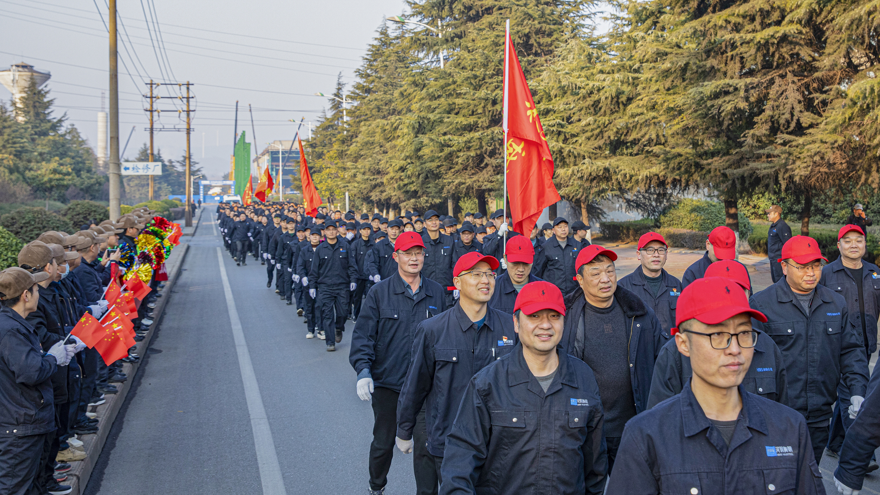 准备参加元旦长跑的舞钢职工队伍