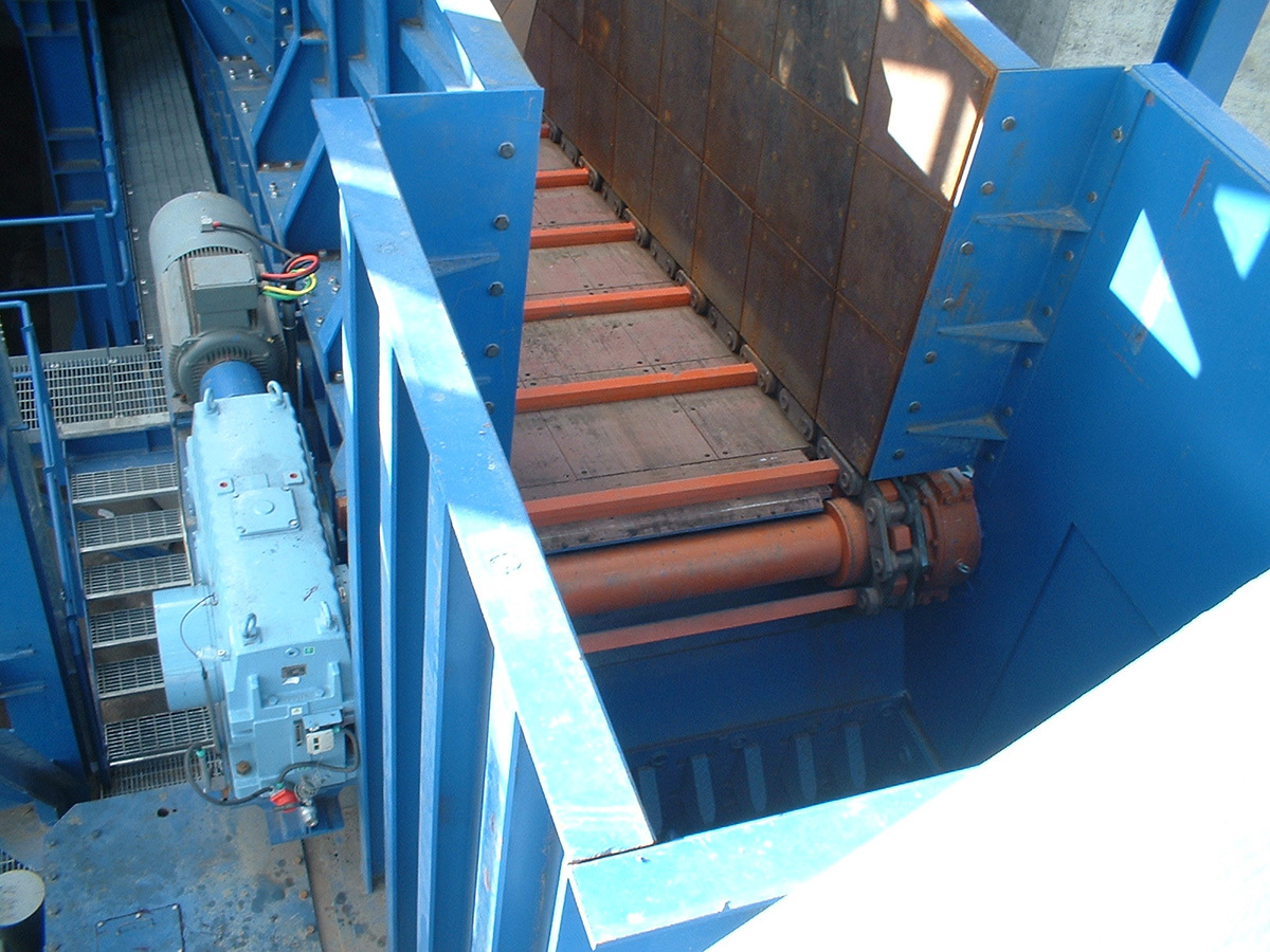 Scraper feeder for Mine