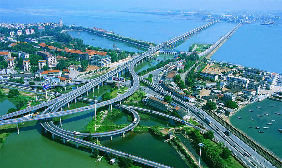 廈門高集大橋. 新華公司鋼絞線應用于中國第一座跨海大橋（廈門高集大橋）始建于1987年10月01日，1991年4月主體工程竣工。