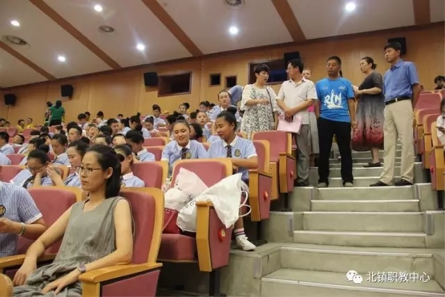 北镇职教中心合唱团参加“锦州市中小学生庆祝建党96周年文艺汇演”