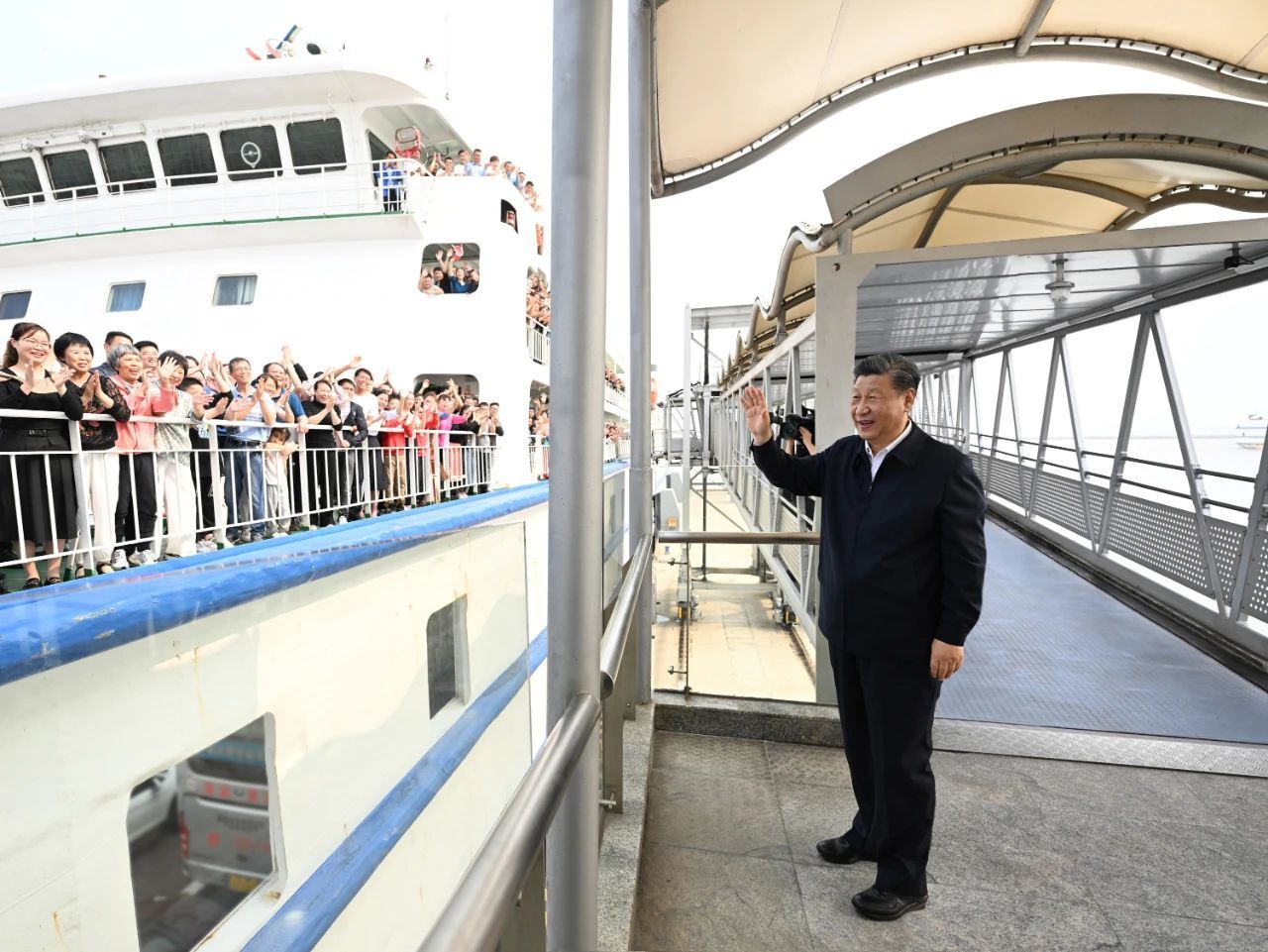 习近平总书记在广东省湛江市考察调研
