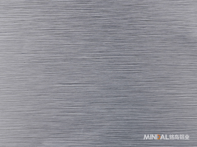 Short brushed silver in silver