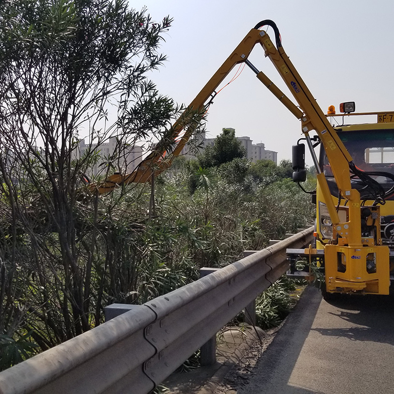 IM700A 绿化综合养护车