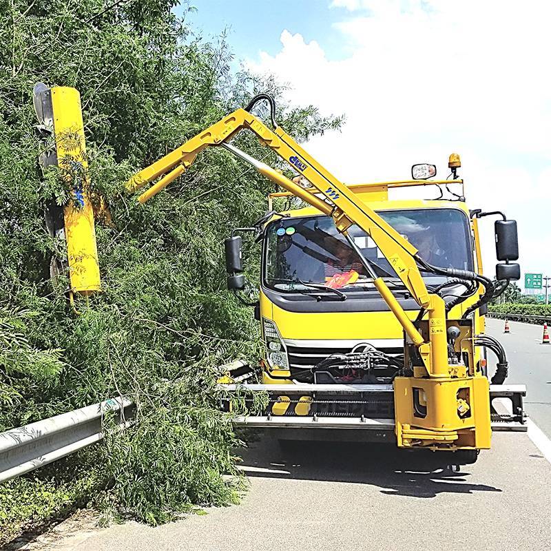 IM500A comprehensive greening maintenance vehicle - front mounted