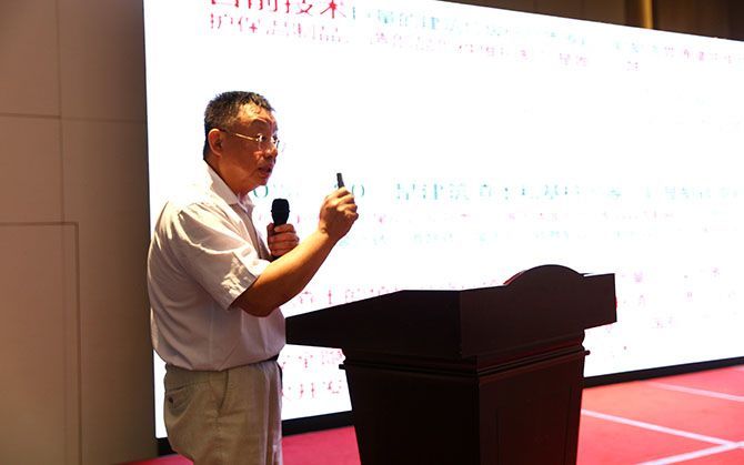  2021年中國磚業(yè)行業(yè)大會、2021年中國（南昌）磚瓦高質(zhì)量發(fā)展高層論壇、2021年中國磚瓦智能制造技術(shù)論壇在江西南昌隆重召開