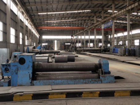 Large-scale manufacturing equipment