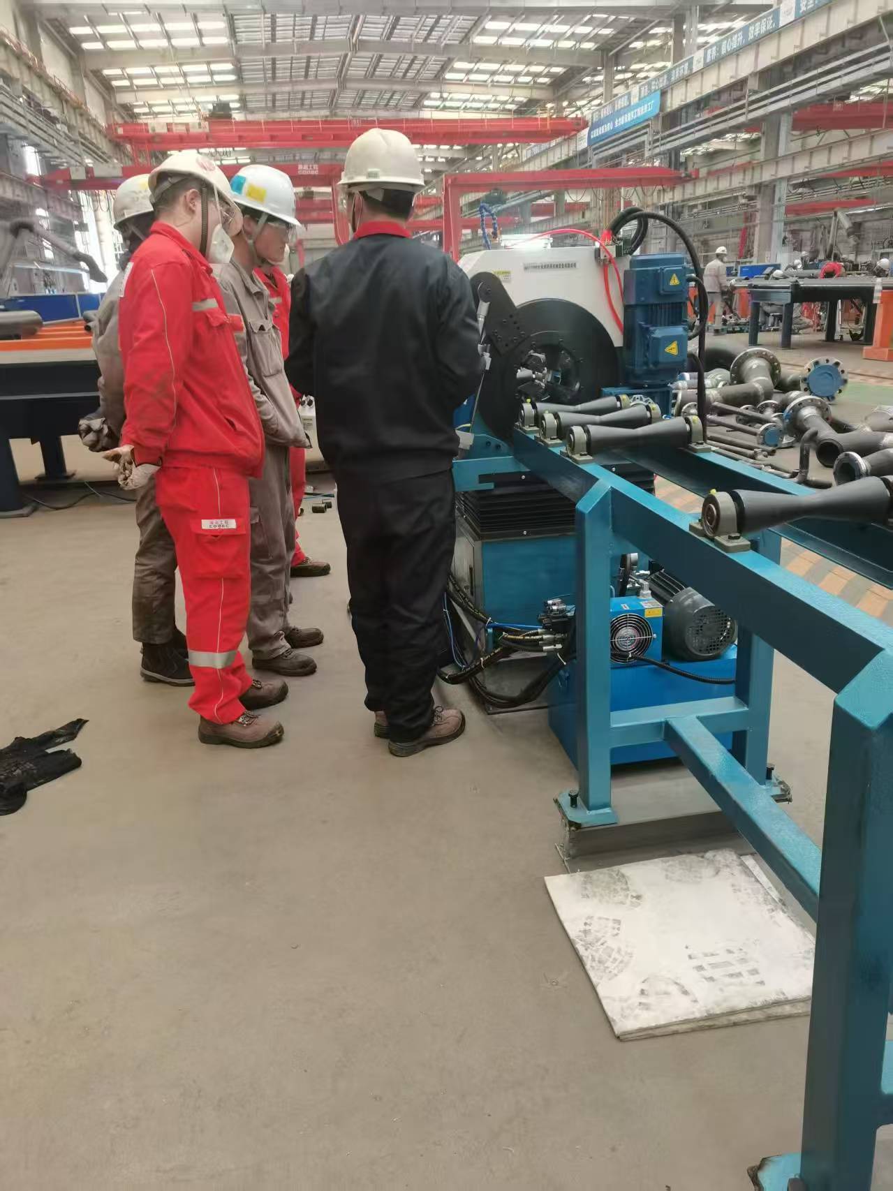 CDMS系列雙夾緊切割坡口機(jī) CDMS系列雙夾緊切割坡口機(jī)