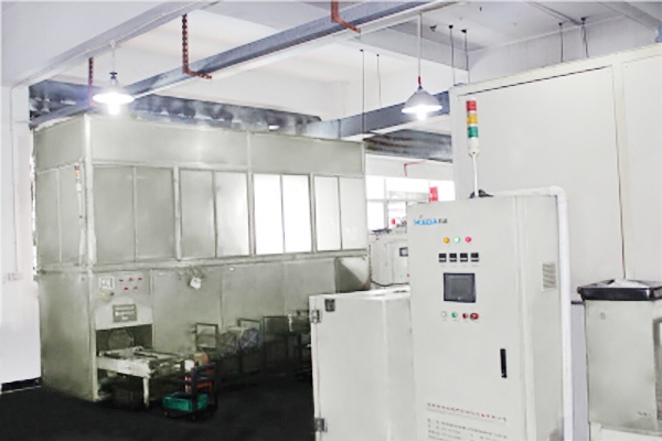 Automatic ultrasonic cleaning machine