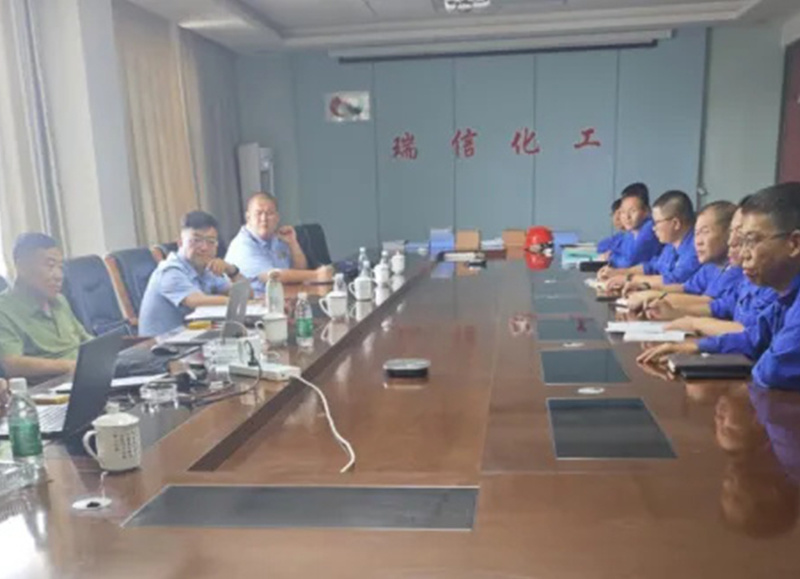 Strengthening Safety and Enhancing Responsibility — Ruixin Chemical Cooperates in Joint Inspection of Gas Cylinder Filling