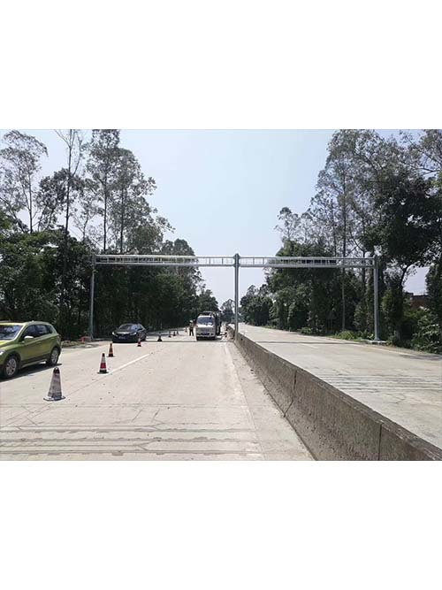 大路口交通龍門架