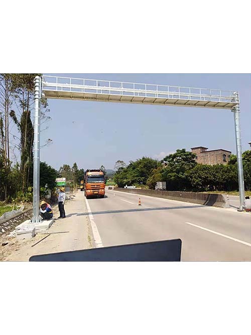 大路口交通龍門架