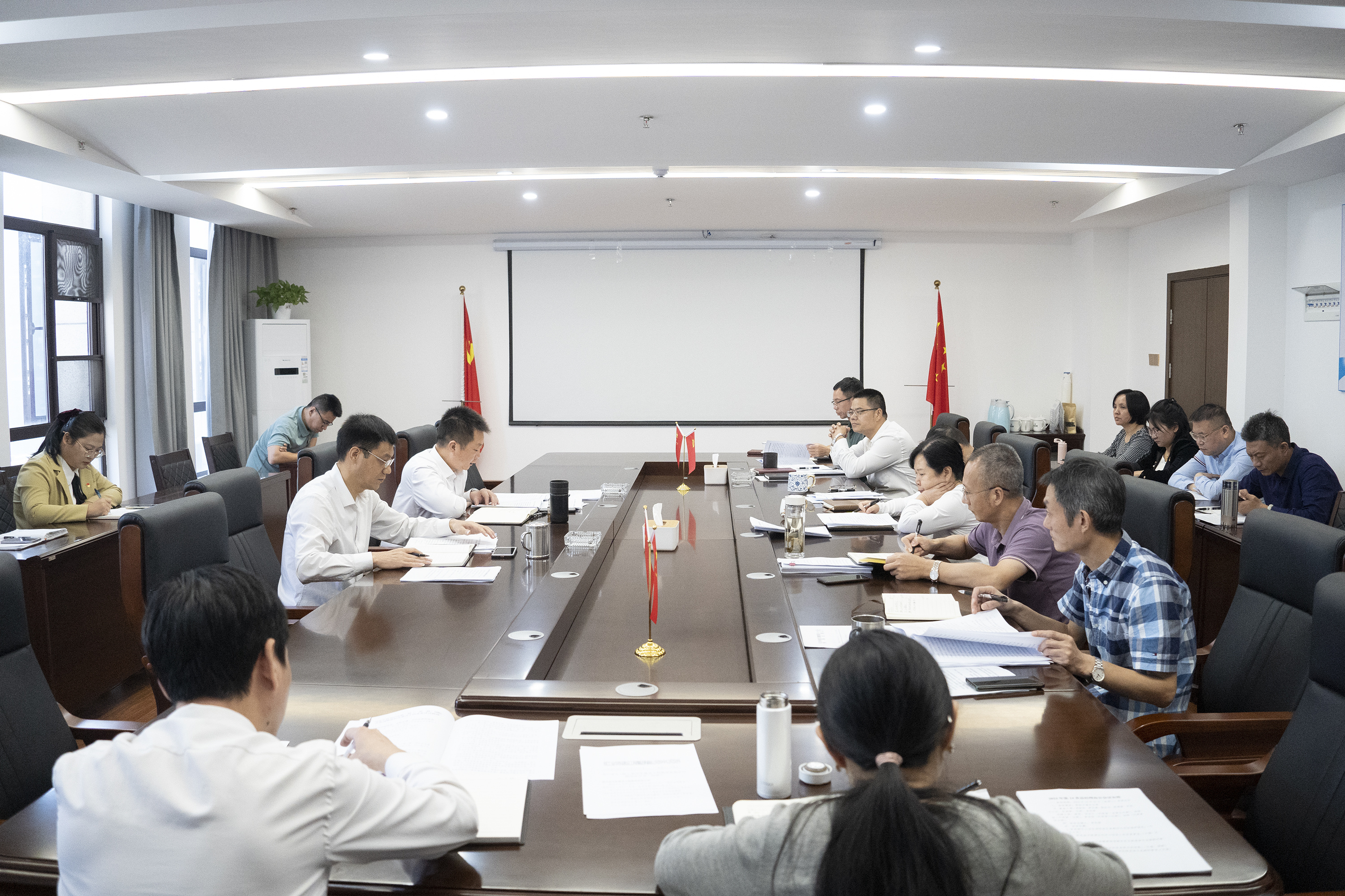 集团党委召开理论中心组学习（扩大）会议 深入学习贯彻习近平总书记考察江西重要讲话精神