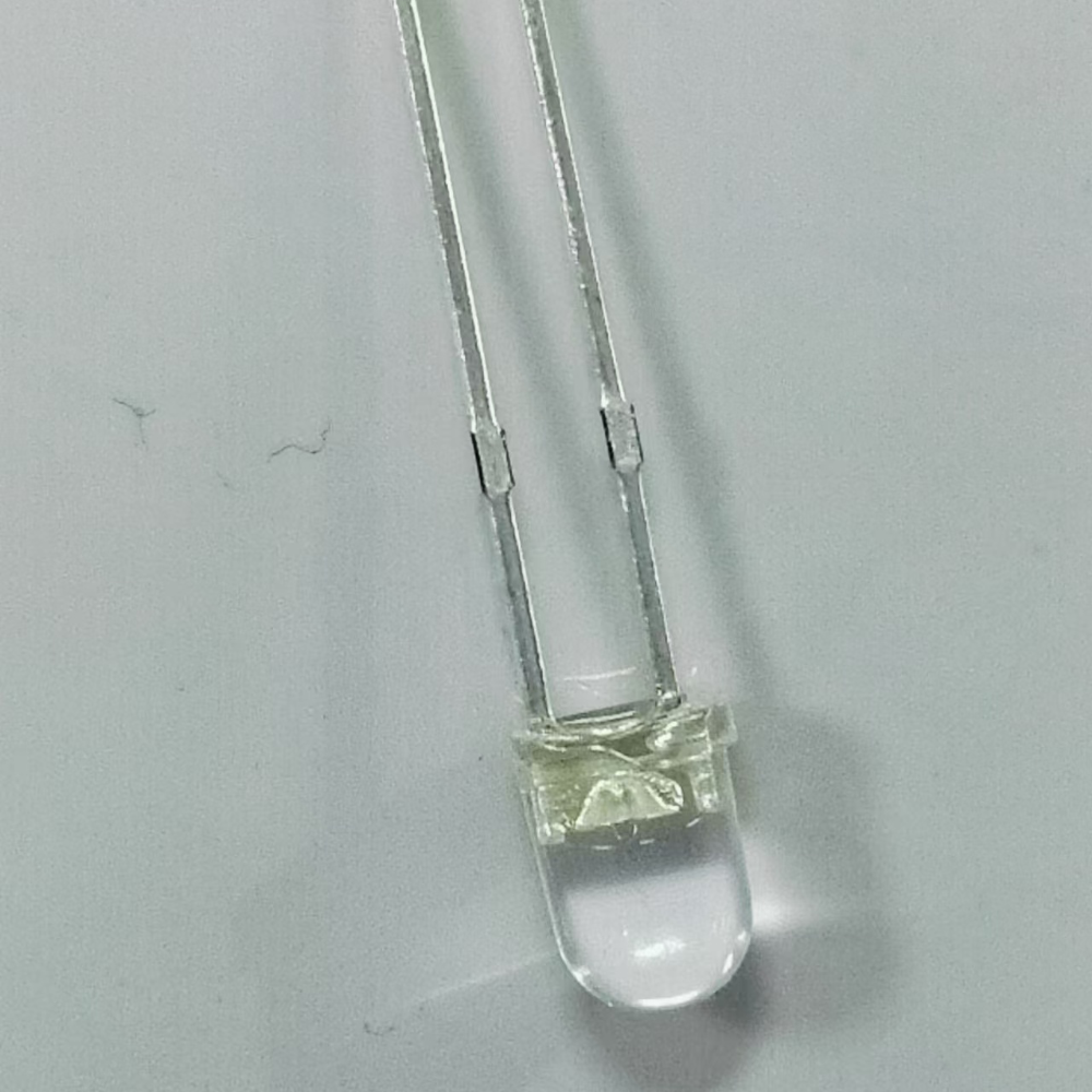 F5圓頭白發(fā)白直插式燈珠應(yīng)用于戶外屏