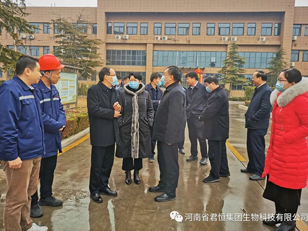 2月9日省生态环境厅党组书记、厅长李哲在濮阳市副市长赵建玲、园区管委会主任伍凛然的陪同下考察了低凝HVO及生物基燃料生产经营情况