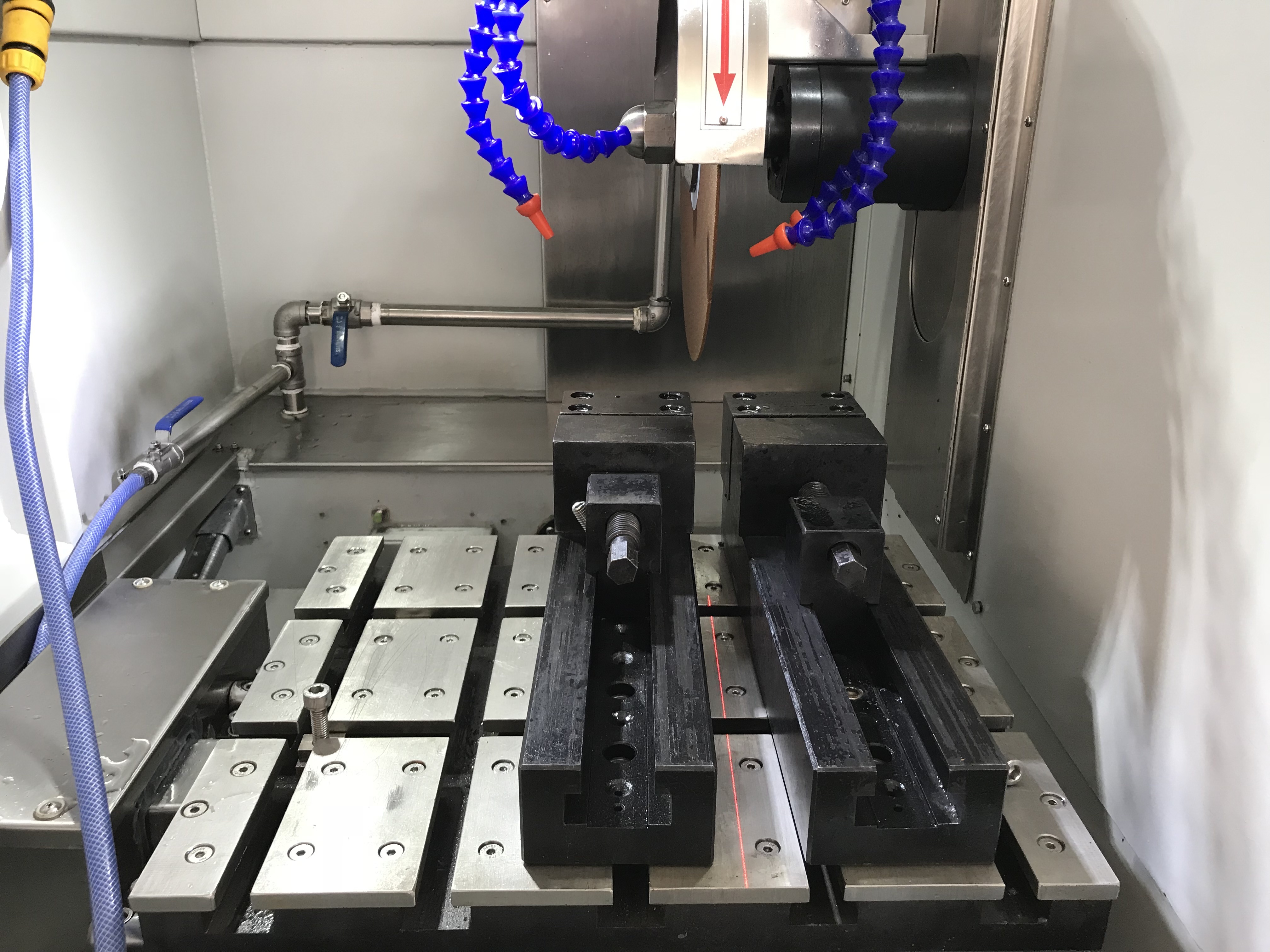 QGZ-100/120/200/300大型自動切割機