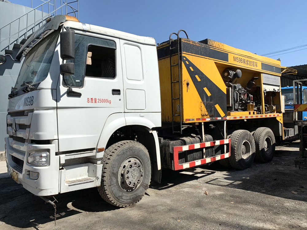 稀漿封層車