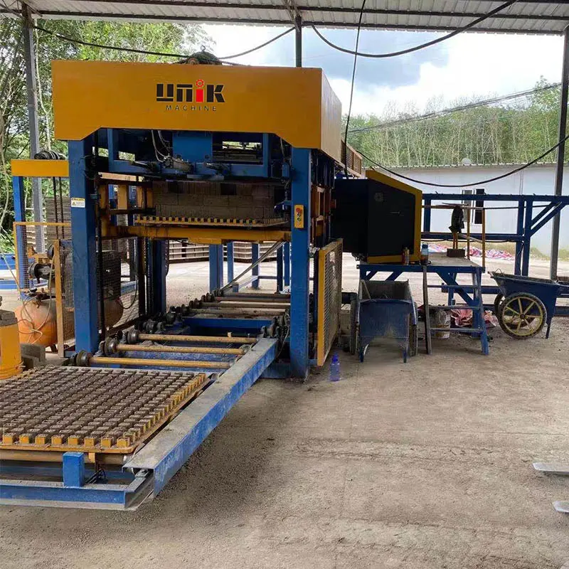 Exploring the Descending Palletizer System in Concrete Machinery