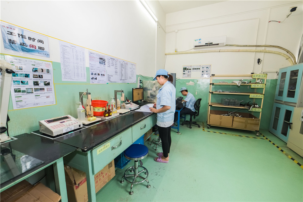 Standardized and tidy laboratory