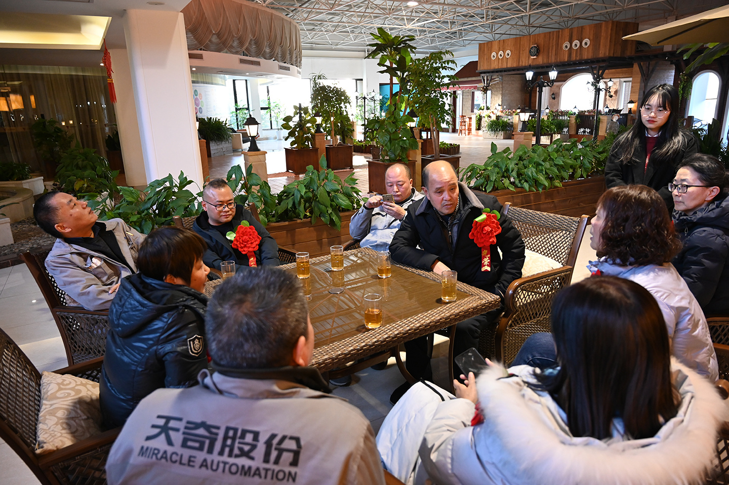 Memories are full of gratitude and warm feelings of parting. On the occasion of the Spring Festival, in order to express the concern and respect for retired employees, on the afternoon of January 29, the company's retirees in 2020 gathered together and held a warm and grand farewell party for retired employees.