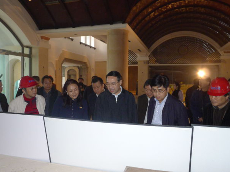 2011年5月4日市领导视察厦门市帝元维多利亚酒店项目