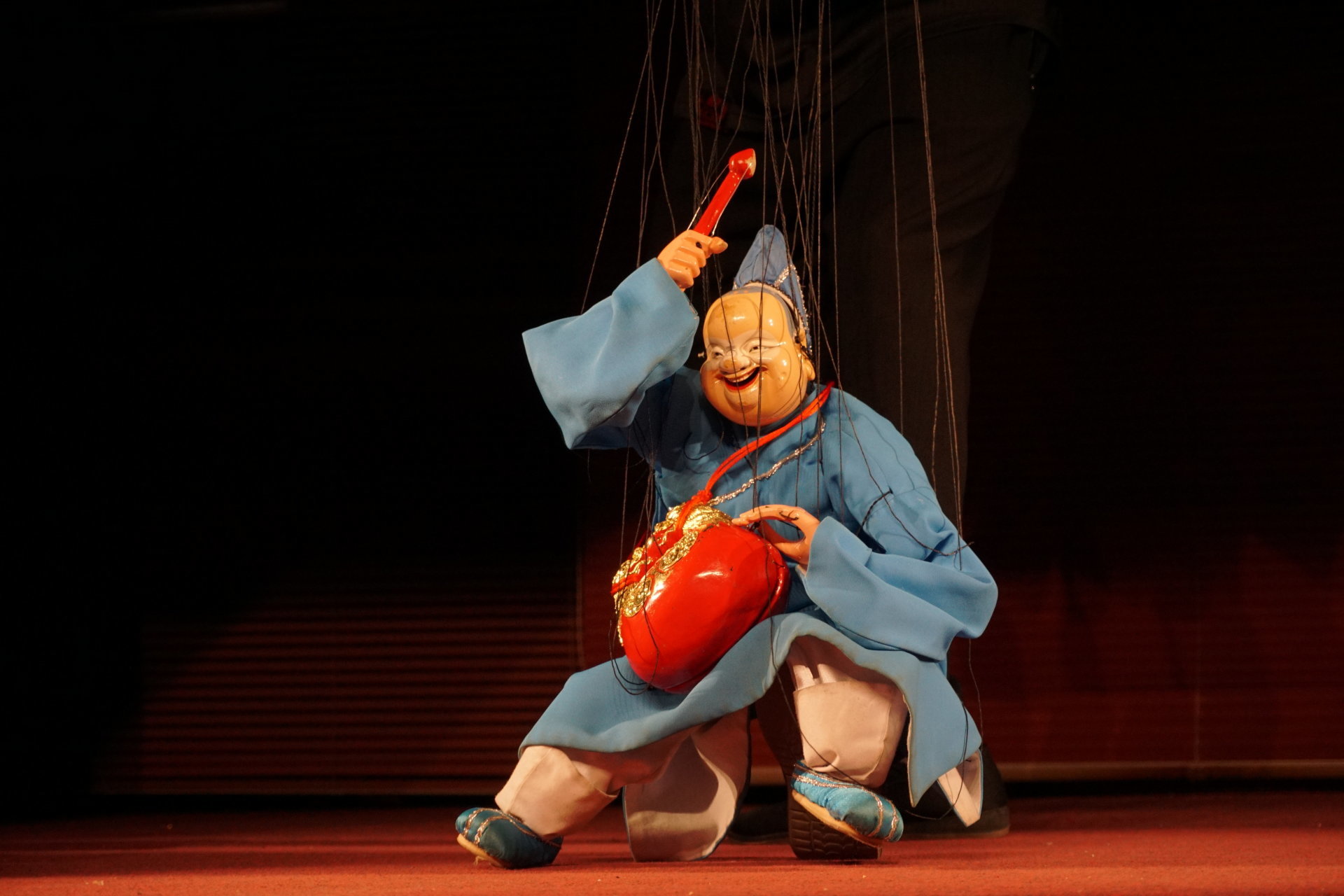 The Little Shaman's Descent into the Mountain